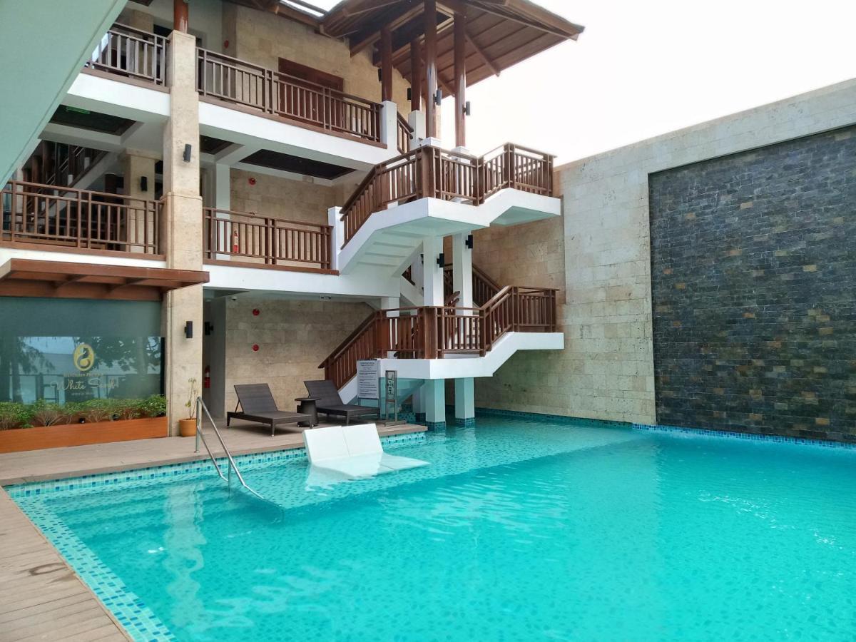 Mandarin White Boracay Resort